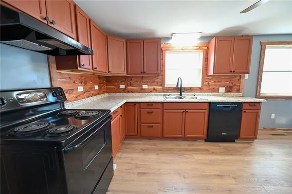 $179,000 | 1875 East 166 Road, El Dorado Springs, MO 64744