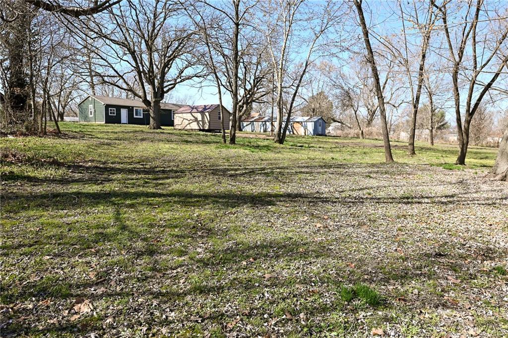1875 East 166 Road El Dorado Springs, MO 64744 - Photo 9 of 27