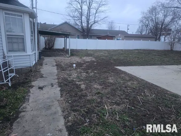 $124,900 | 101 West Oak Street, Broadwell, IL 62634