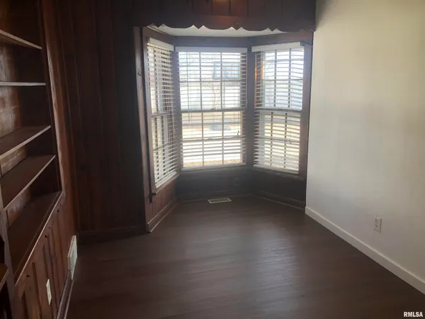 $124,900 | 101 West Oak Street, Broadwell, IL 62634