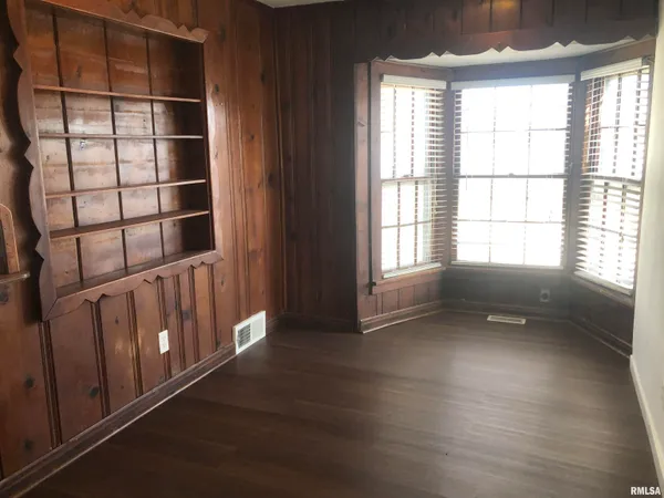 $124,900 | 101 West Oak Street, Broadwell, IL 62634