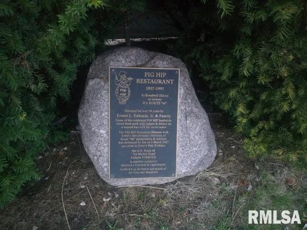 $124,900 | 101 West Oak Street, Broadwell, IL 62634