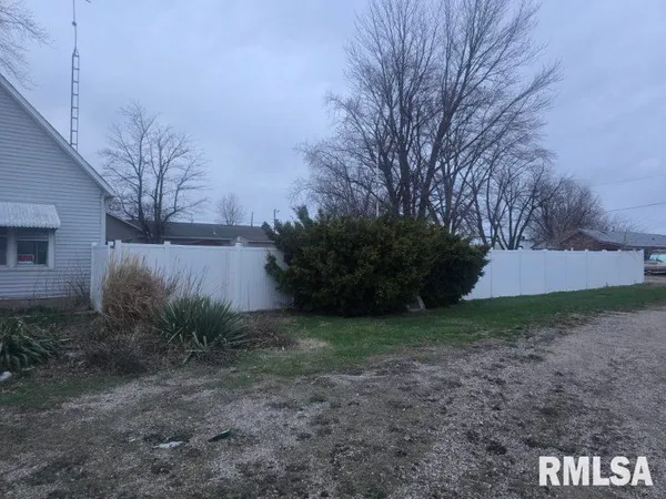 $124,900 | 101 West Oak Street, Broadwell, IL 62634