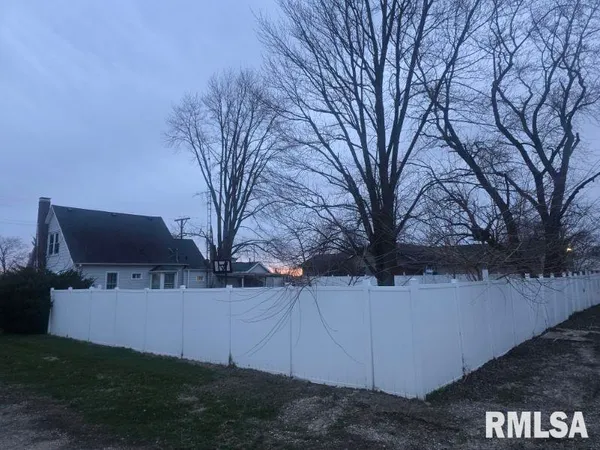 $124,900 | 101 West Oak Street, Broadwell, IL 62634