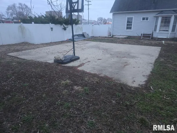 $124,900 | 101 West Oak Street, Broadwell, IL 62634