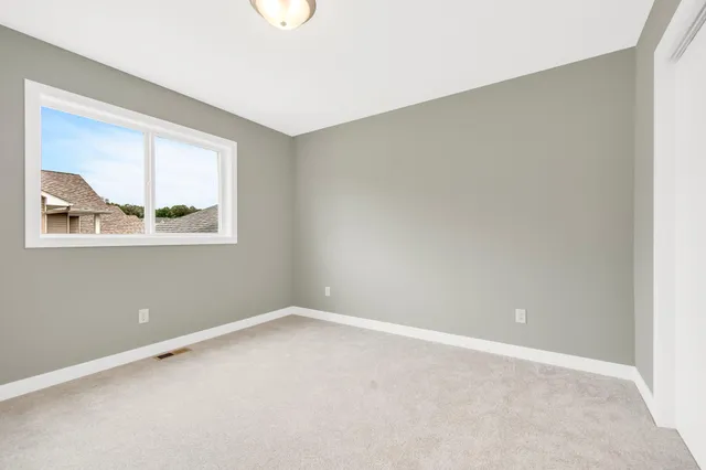 $2,295 | 325 Aspen Drive, Somerset, WI 54025