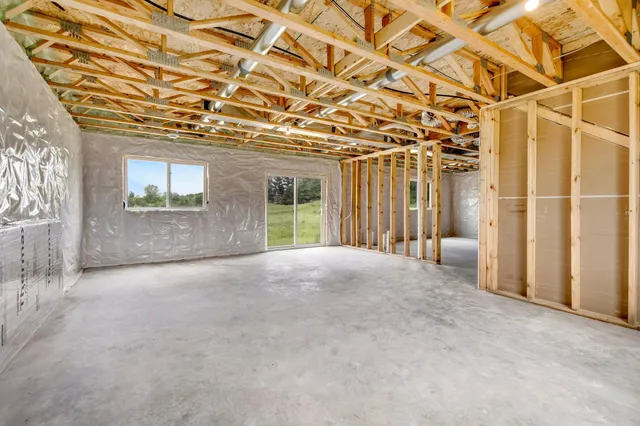 $2,295 | 325 Aspen Drive, Somerset, WI 54025