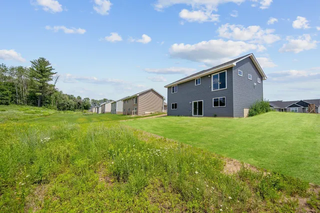 $2,295 | 325 Aspen Drive, Somerset, WI 54025