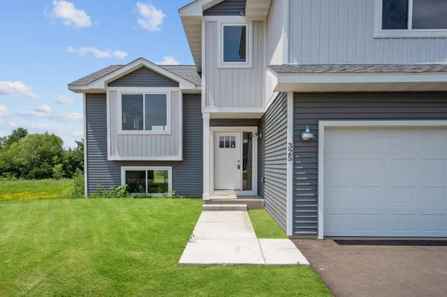 $2,295 | 325 Aspen Drive, Somerset, WI 54025