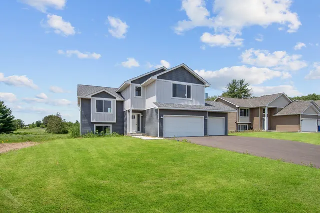 $2,295 | 325 Aspen Drive, Somerset, WI 54025