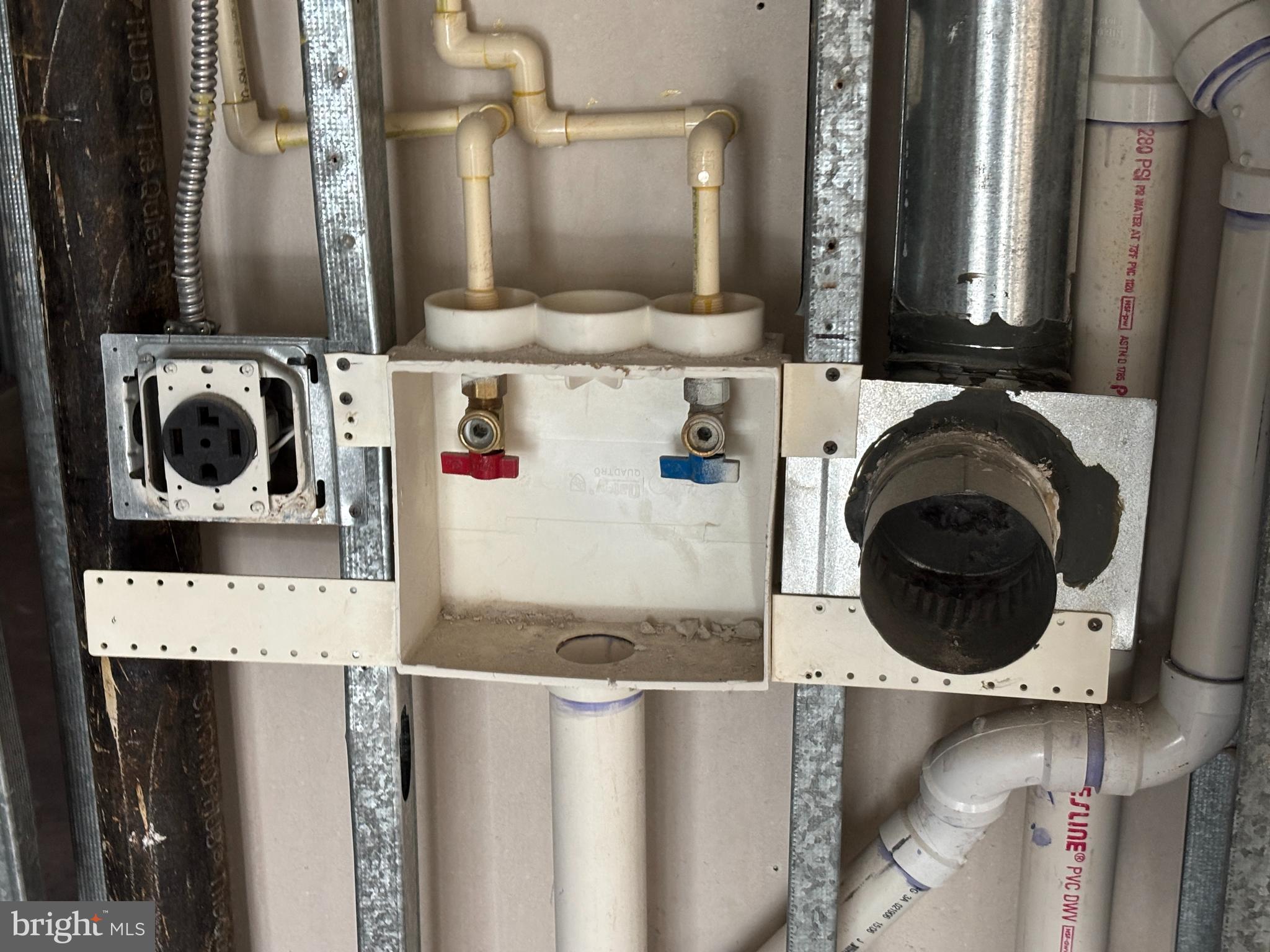 2125 14th Street Northwest, Unit 601 Washington, DC 20009 - Photo 21 of 22 a utility room with dryer and washer