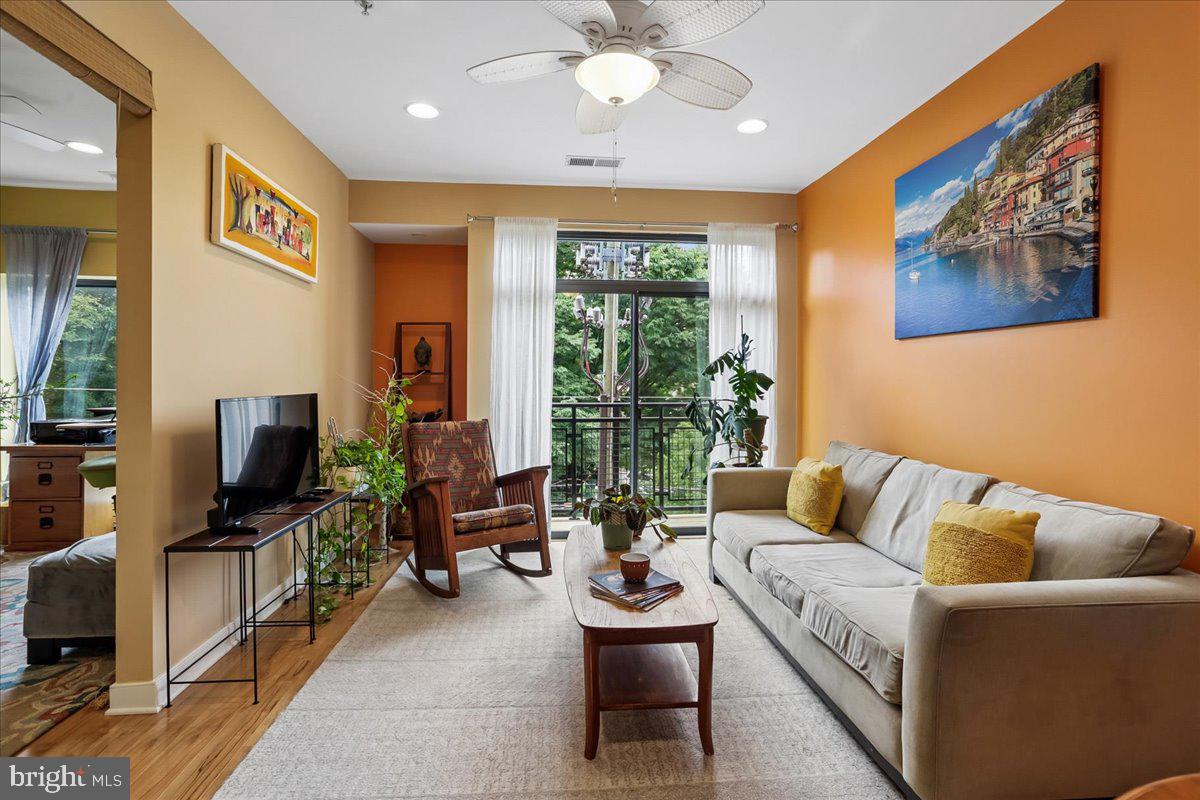8005 13th Street, Unit 312 Silver Spring, MD 20910 - Photo 8 of 27 Living room