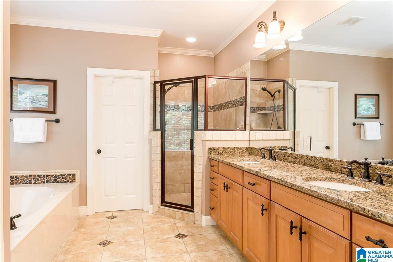 2353 Huntington Ridge Road Homewood, AL 35226 - Photo 20 of 49