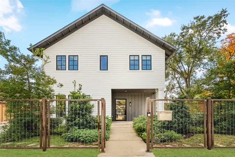 $1,995,000 | 1136 Woodland Street, Houston, TX 77009