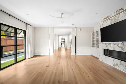 $1,995,000 | 1136 Woodland Street, Houston, TX 77009