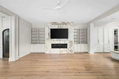 $1,995,000 | 1136 Woodland Street, Houston, TX 77009