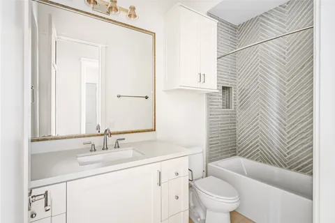 $1,995,000 | 1136 Woodland Street, Houston, TX 77009