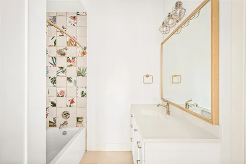 $1,995,000 | 1136 Woodland Street, Houston, TX 77009