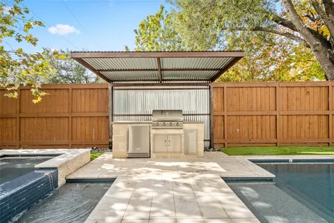 $1,995,000 | 1136 Woodland Street, Houston, TX 77009