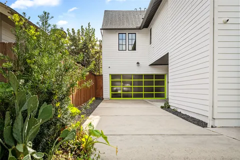 $1,995,000 | 1136 Woodland Street, Houston, TX 77009