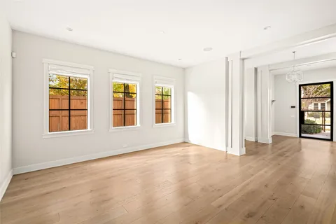 $1,995,000 | 1136 Woodland Street, Houston, TX 77009