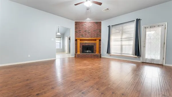 $2,300 | 525 Mustang Ridge Drive, Murphy, TX 75094