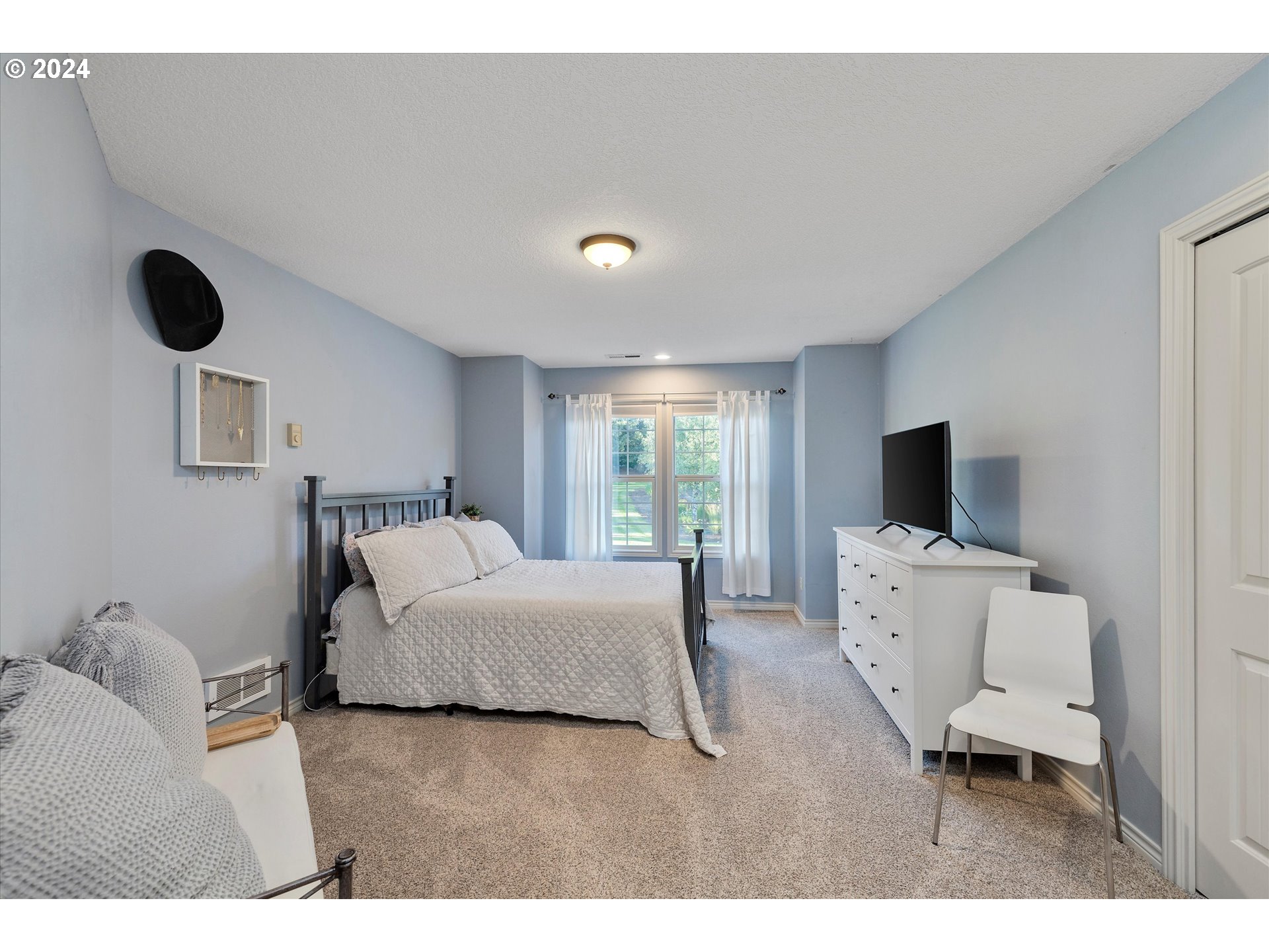 14301 Southeast Aldridge Road Happy Valley, OR 97086 - Photo 26 of 48 Bedroom