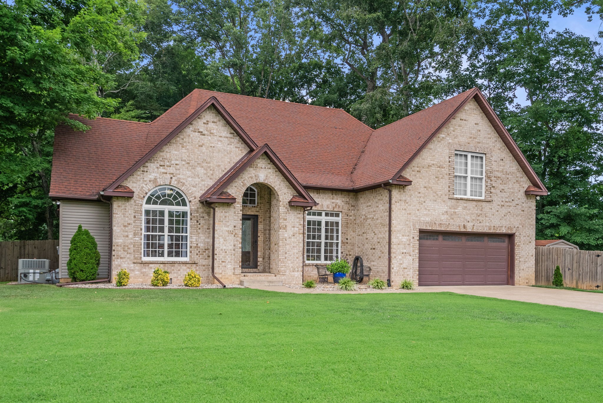 848 Sycamore Drive Springfield, TN 37172 - Photo 2 of 37