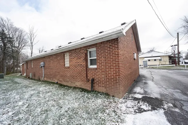 $799 | 2142 West US Highway 40, Greenfield, IN 46140