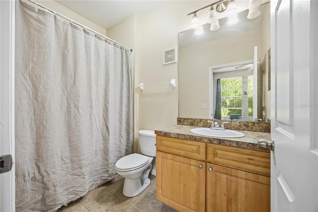 1245 Southwest 9th Road, Unit 202 Gainesville, FL 32601 - Photo 17 of 25