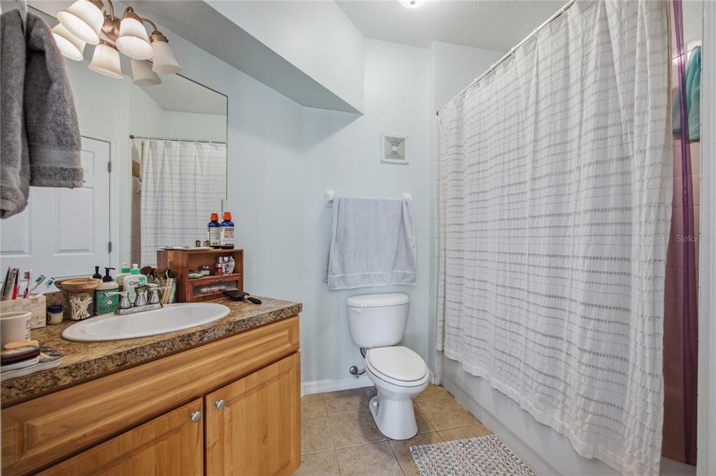 1245 Southwest 9th Road, Unit 202 Gainesville, FL 32601 - Photo 18 of 25