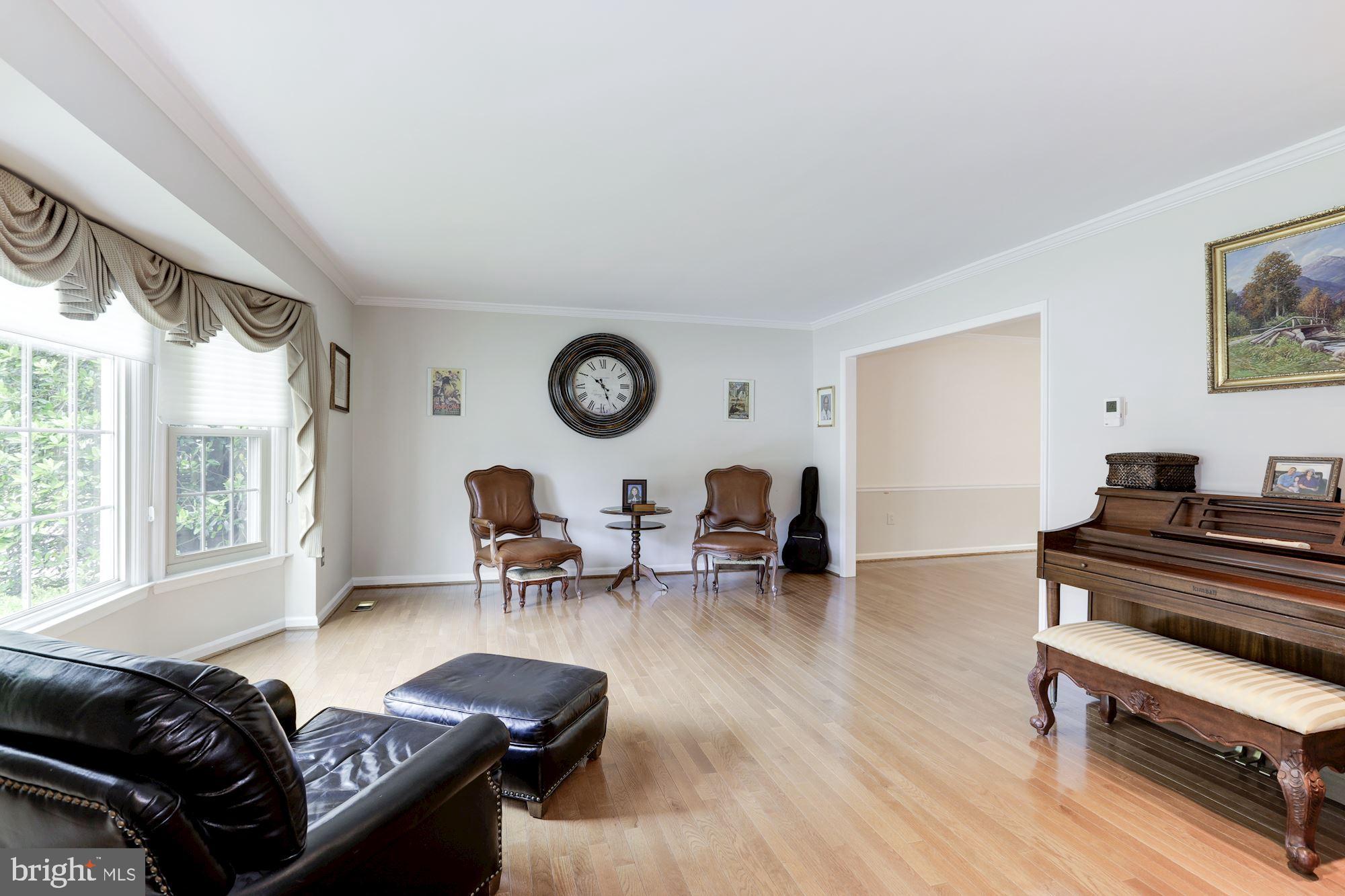 4528 Gilbertson Road Fairfax, VA 22032 - Photo 4 of 31