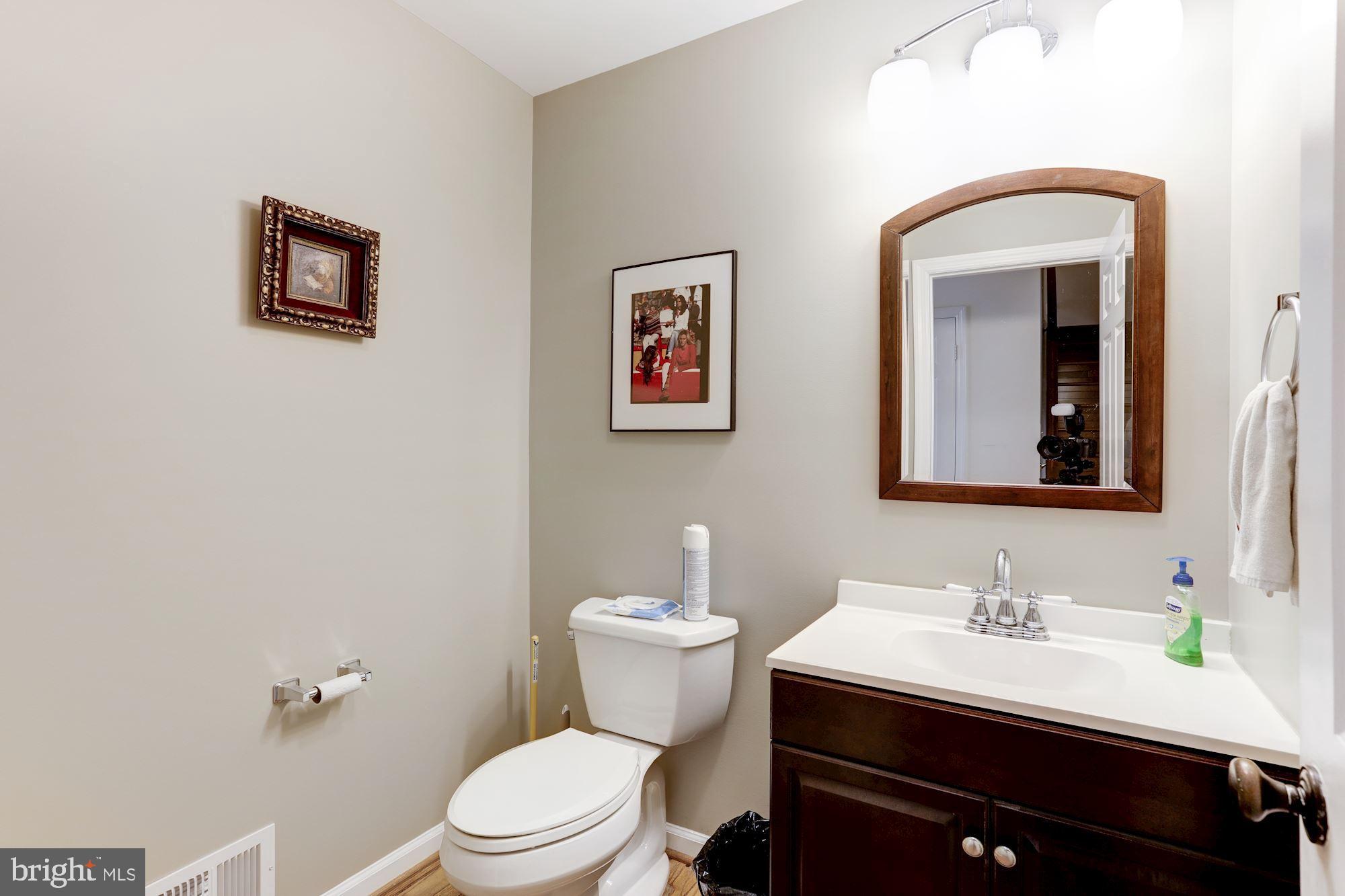 4528 Gilbertson Road Fairfax, VA 22032 - Photo 10 of 31