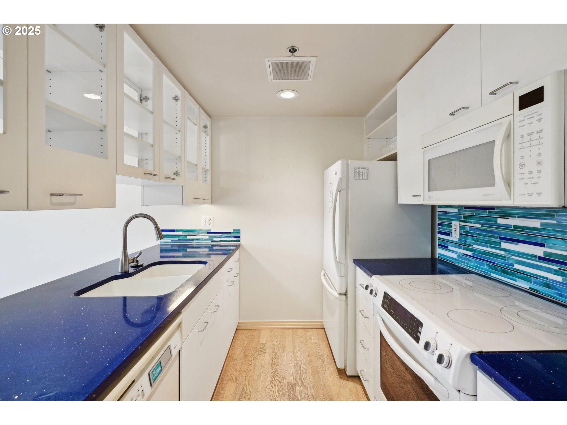 1132 Southwest 19th Avenue, Unit 512 Portland, OR 97205 - Photo 14 of 34