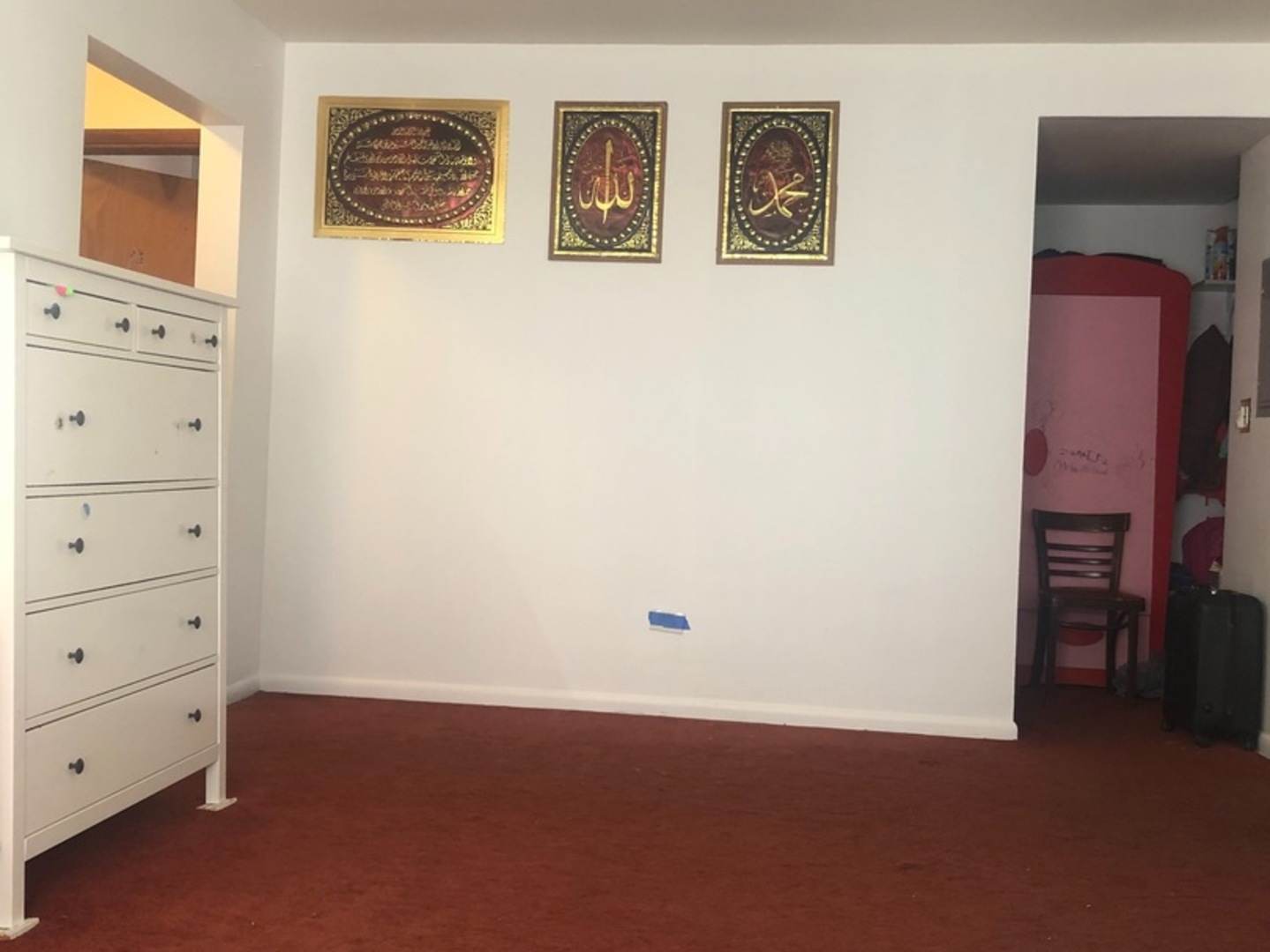 2000 West Arthur Avenue, Unit 2NW Chicago, IL 60645 - Photo 13 of 26 a view of an empty room with cabinet
