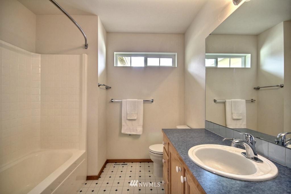 314 Shadow Place Southeast Renton, WA 98059 - Photo 16 of 20