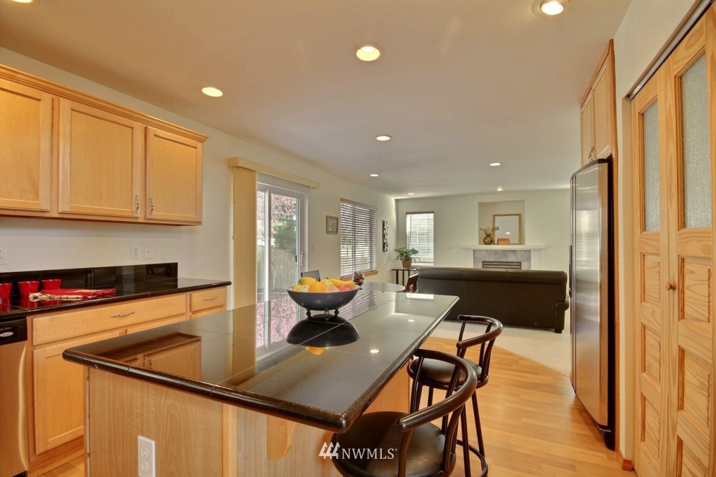 314 Shadow Place Southeast Renton, WA 98059 - Photo 6 of 20