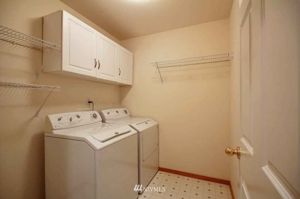 314 Shadow Place Southeast Renton, WA 98059 - Photo 9 of 20