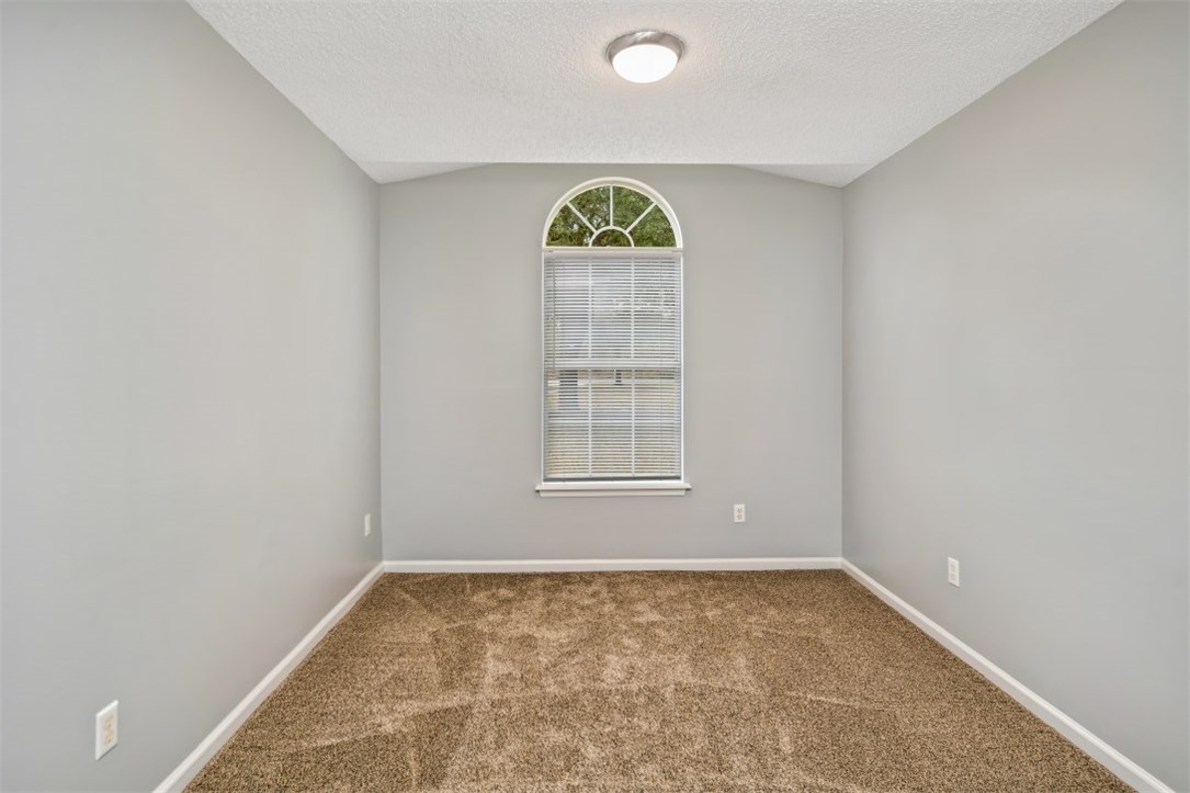96438 Chester Road Yulee, FL 32097 - Photo 17 of 25 an empty room with window