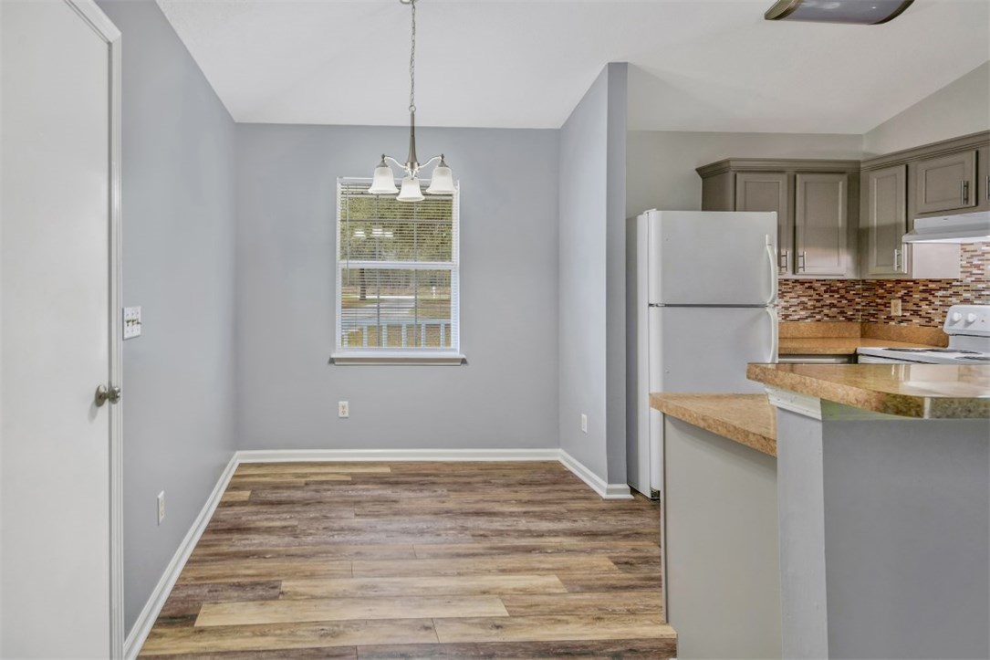 96438 Chester Road Yulee, FL 32097 - Photo 5 of 25 a view of kitchen and windows