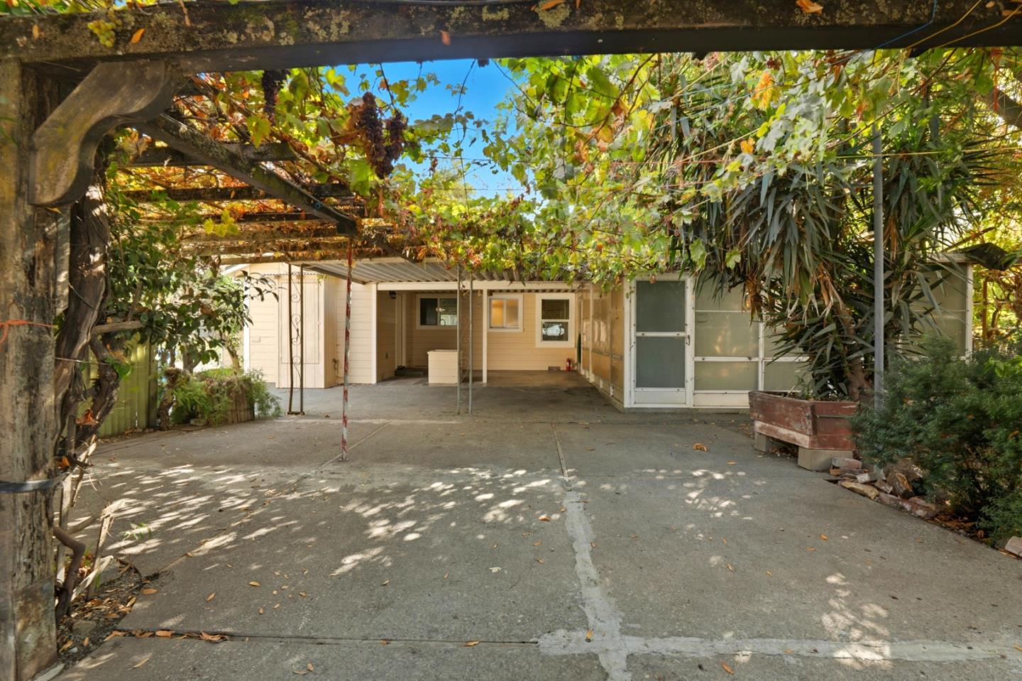 790 Shore Road Hollister, CA 95023 - Photo 35 of 70