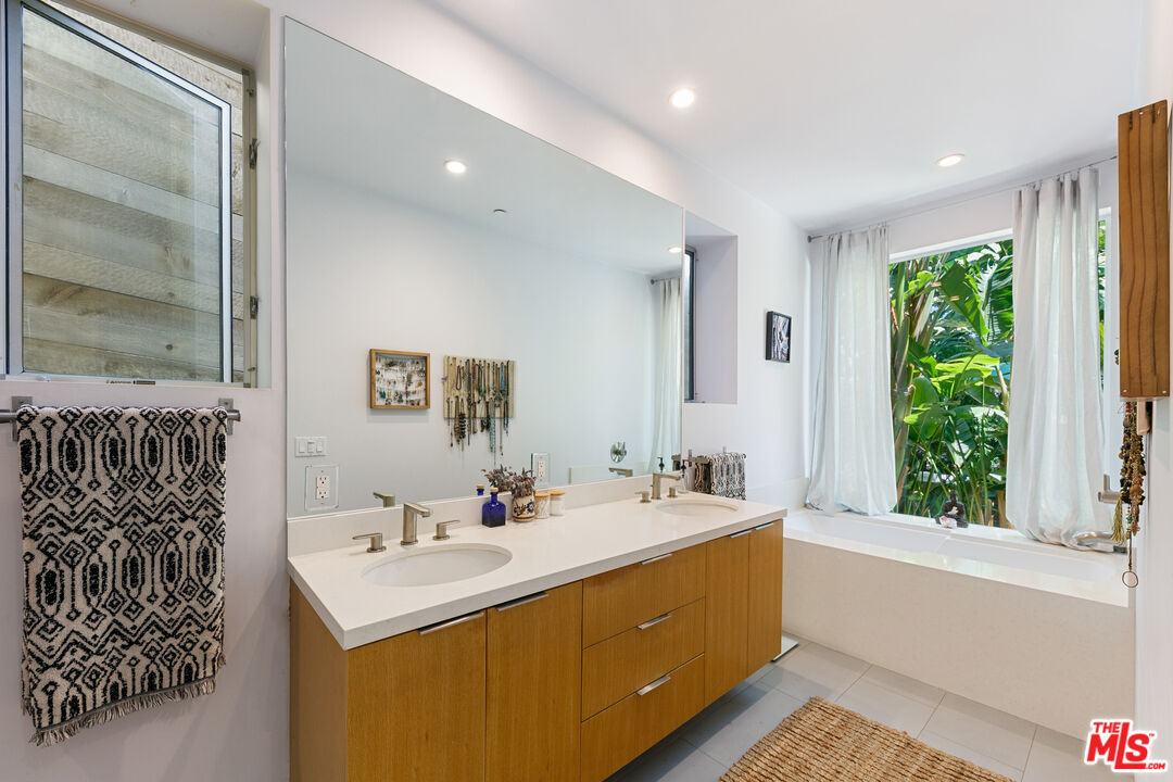 2028 Corral Canyon Road Malibu, CA 90265 - Photo 28 of 44