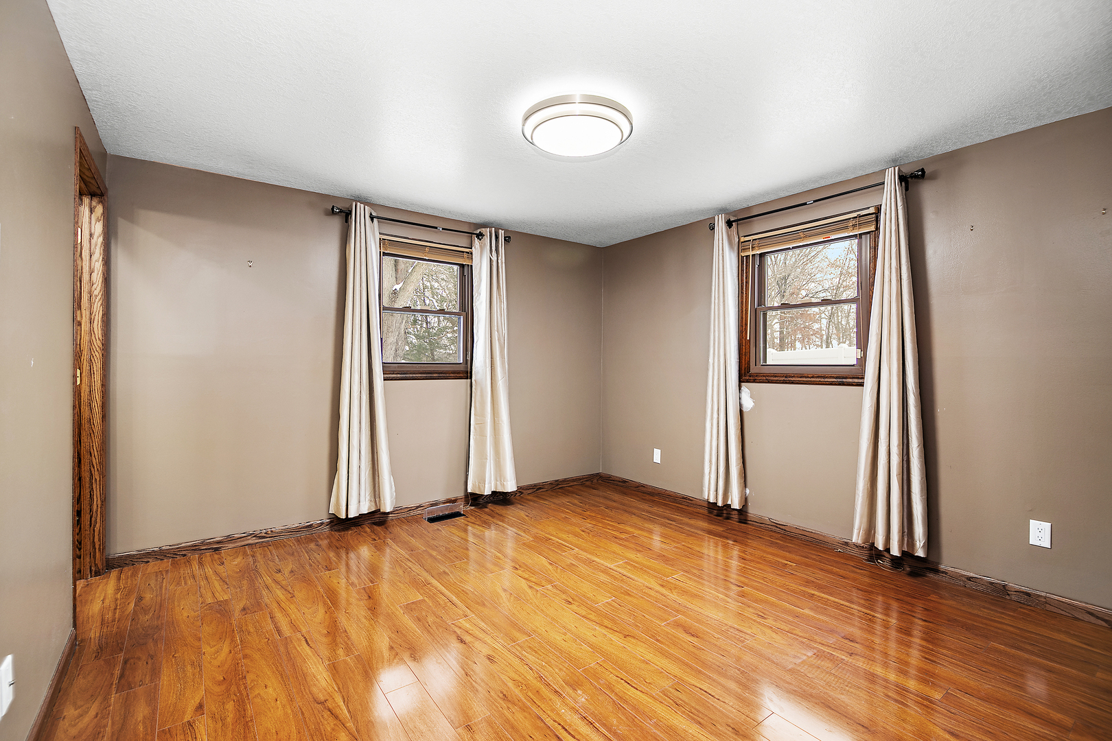 1173 Cecil Drive Kankakee, IL 60901 - Photo 10 of 32 an empty room with window