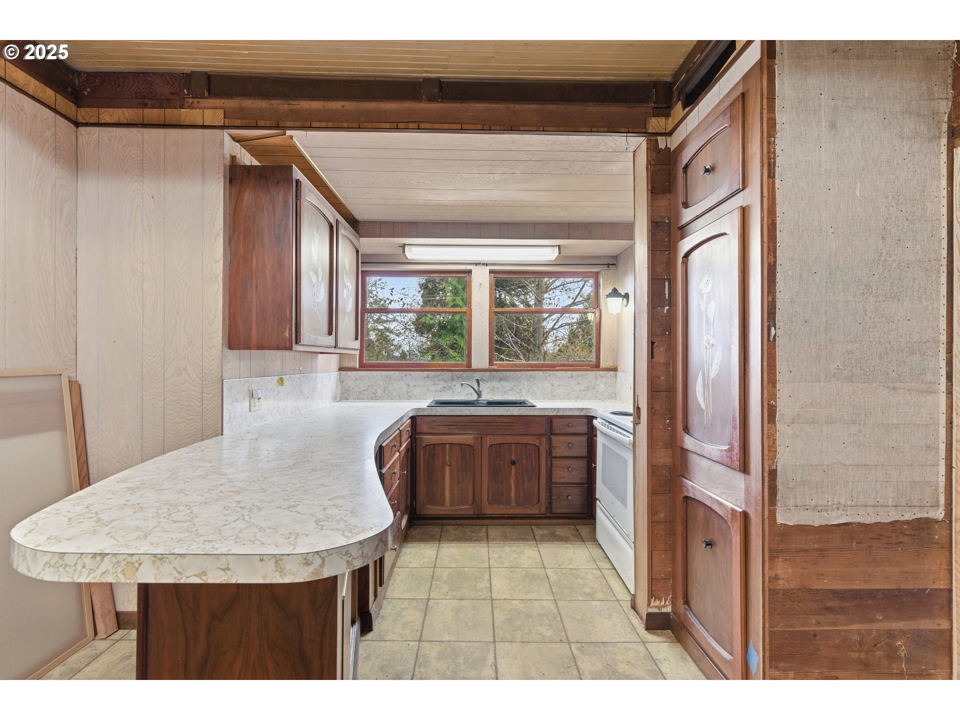 93270 Knappa Platt Road Astoria, OR 97103 - Photo 8 of 43