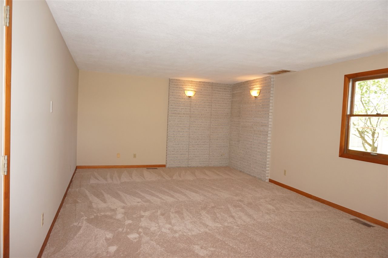 622 West Gump Road Fort Wayne, IN 46845 - Photo 9 of 26 Gallery Image 9