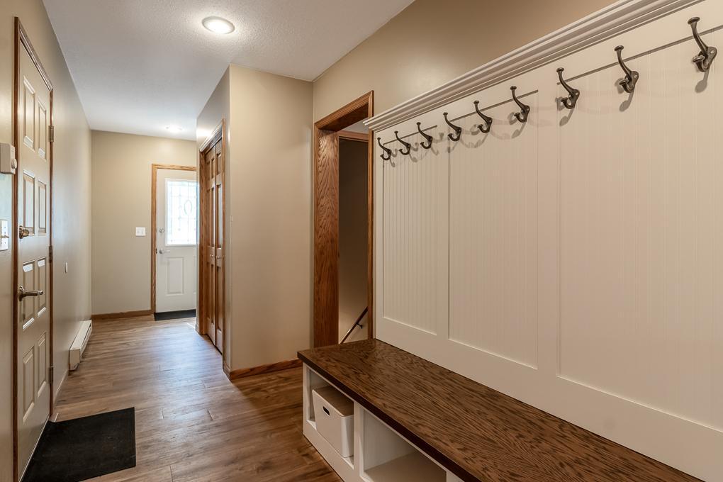109 Creative Court Mankato, MN 56001 - Photo 5 of 46