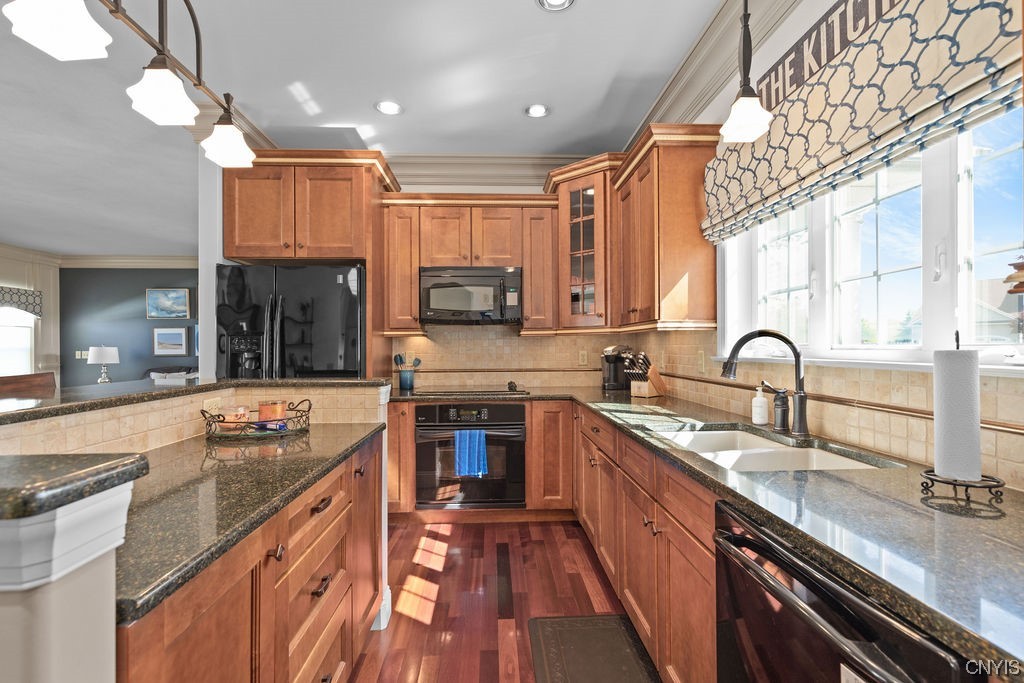 3722 Pegasus Circle Camillus, NY 13209 - Photo 17 of 50