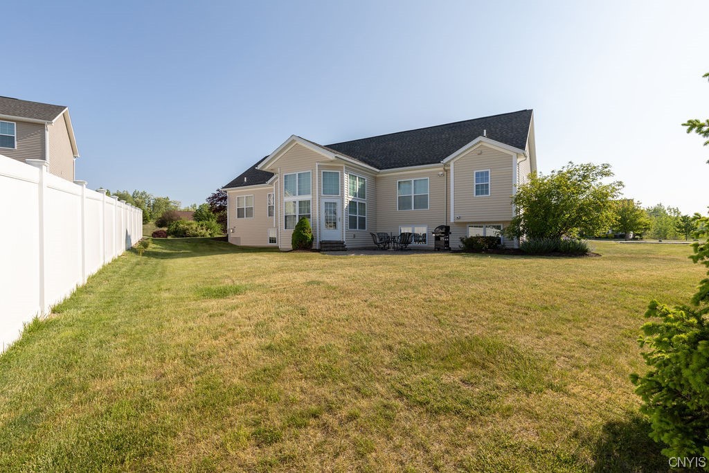 3722 Pegasus Circle Camillus, NY 13209 - Photo 2 of 50