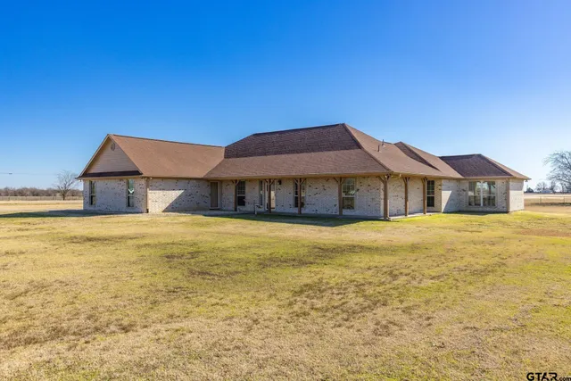 $850,000 | 4 County Road 3566, Dike, TX 75437