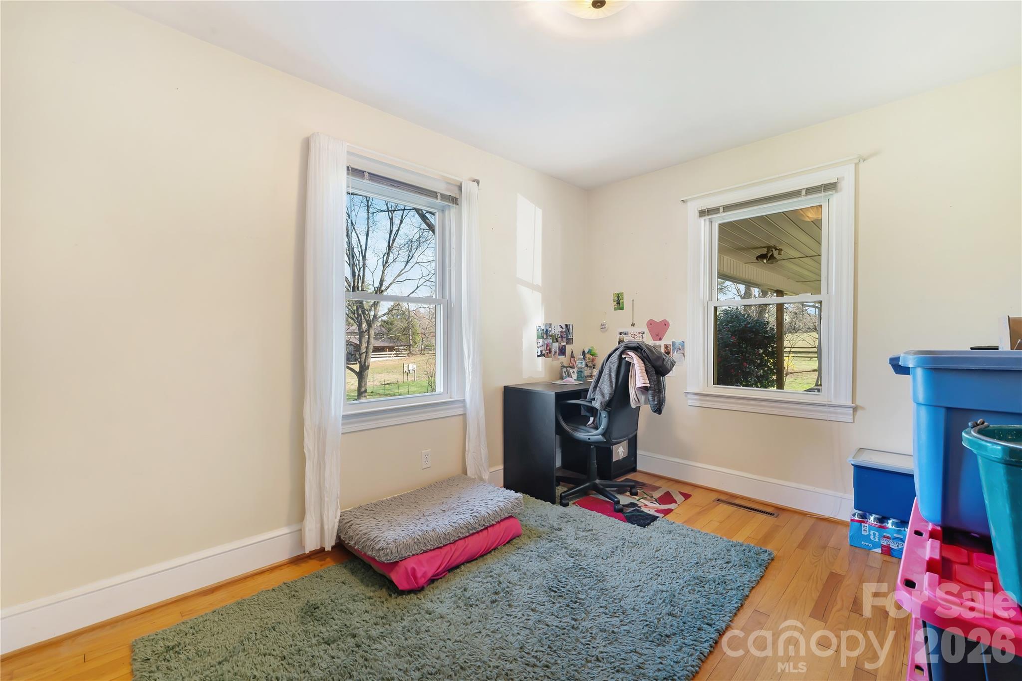 6268 Long Island Road Catawba, NC 28609 - Photo 18 of 38 a living room with furniture gym equipment and a window